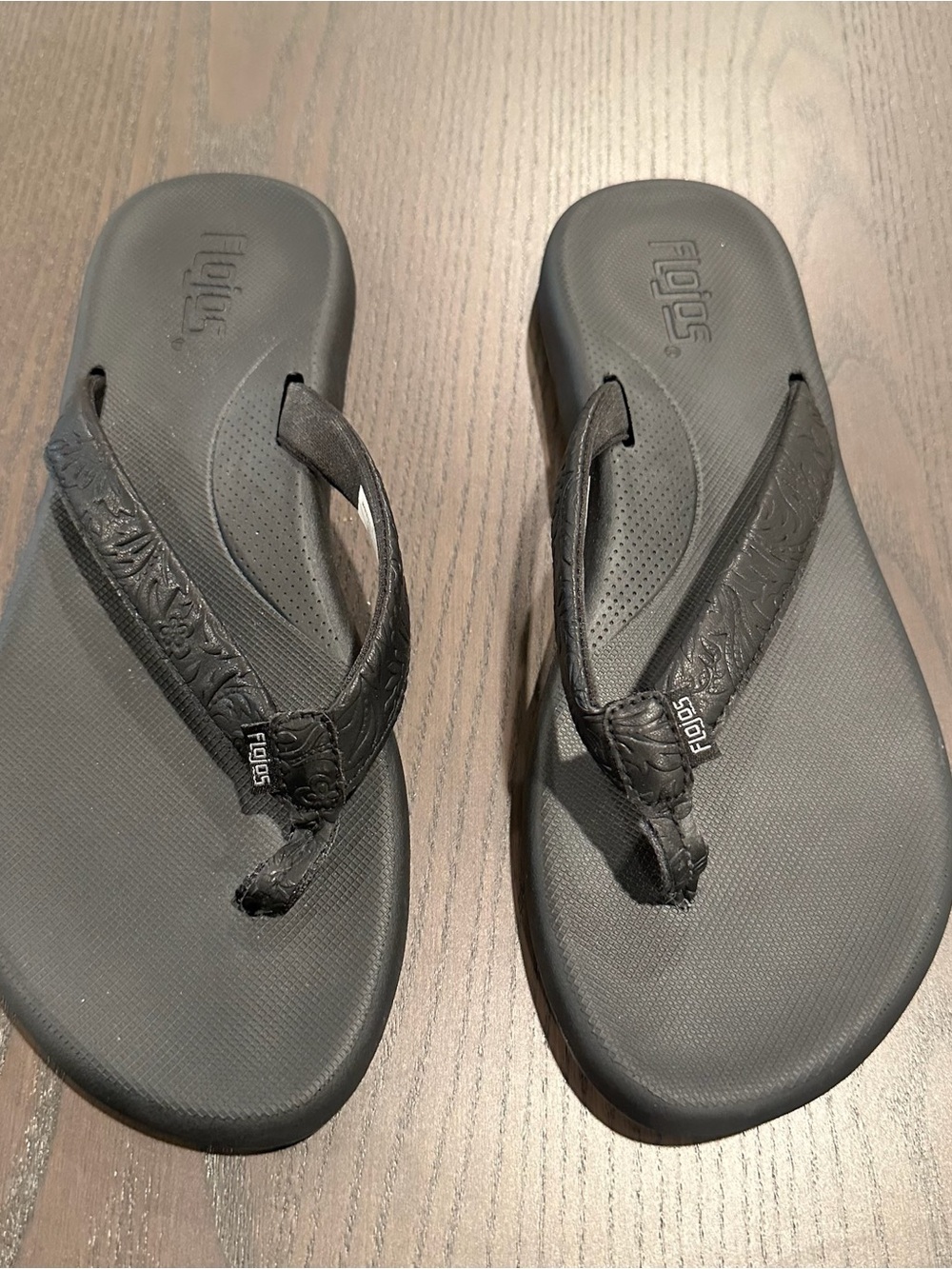 Flojos Black Textured Thong Sandals